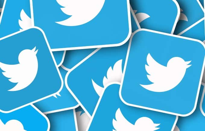 3 Bot Accounts To Help You Save Content From Twitter image