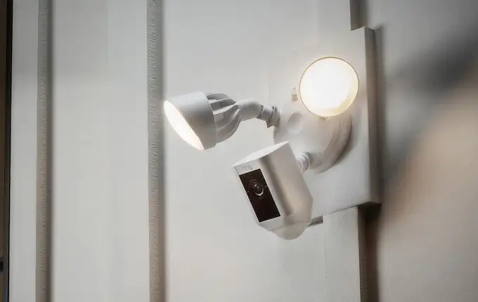 SmartLights - Online Tech Tips Set Outdoor Lights To a Normal Schedule – But Keep Indoor Lights Random image - SmartLights