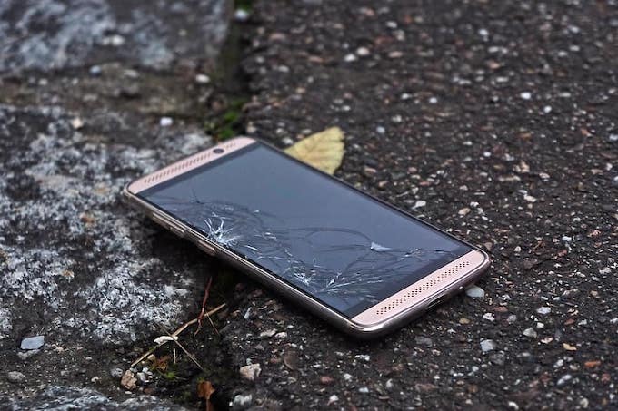 iPhone-1 - Online Tech Tips eBay Buyer Scams to Avoid image 3