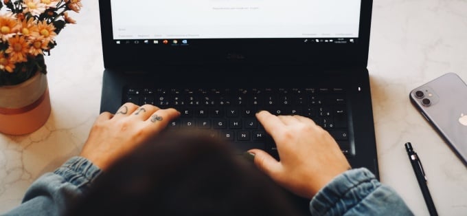 如何解决Windows打字延迟问题?分步指南