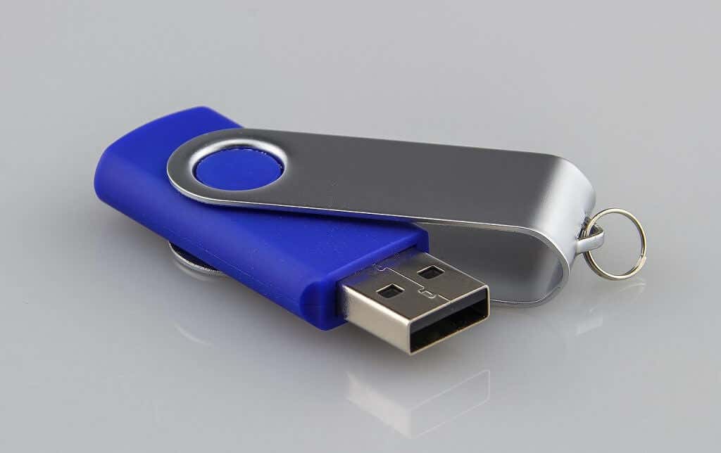 USB Powered Gadgets and more.. » How To: Hide Files on a USB Flash Drive