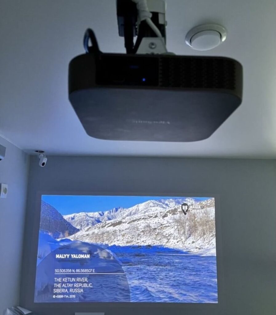 Positioning Your ViewSonic M2E image - 03_ceiling-mount