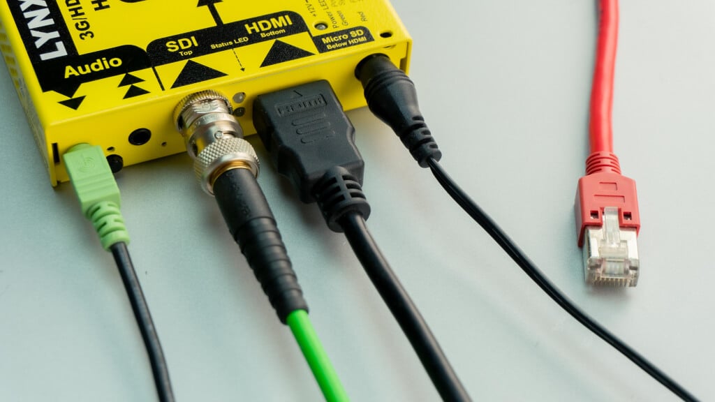 VGA vs. HDMI: How Are They Different? 6 vga vs hdmi how are they different 4 compressed
