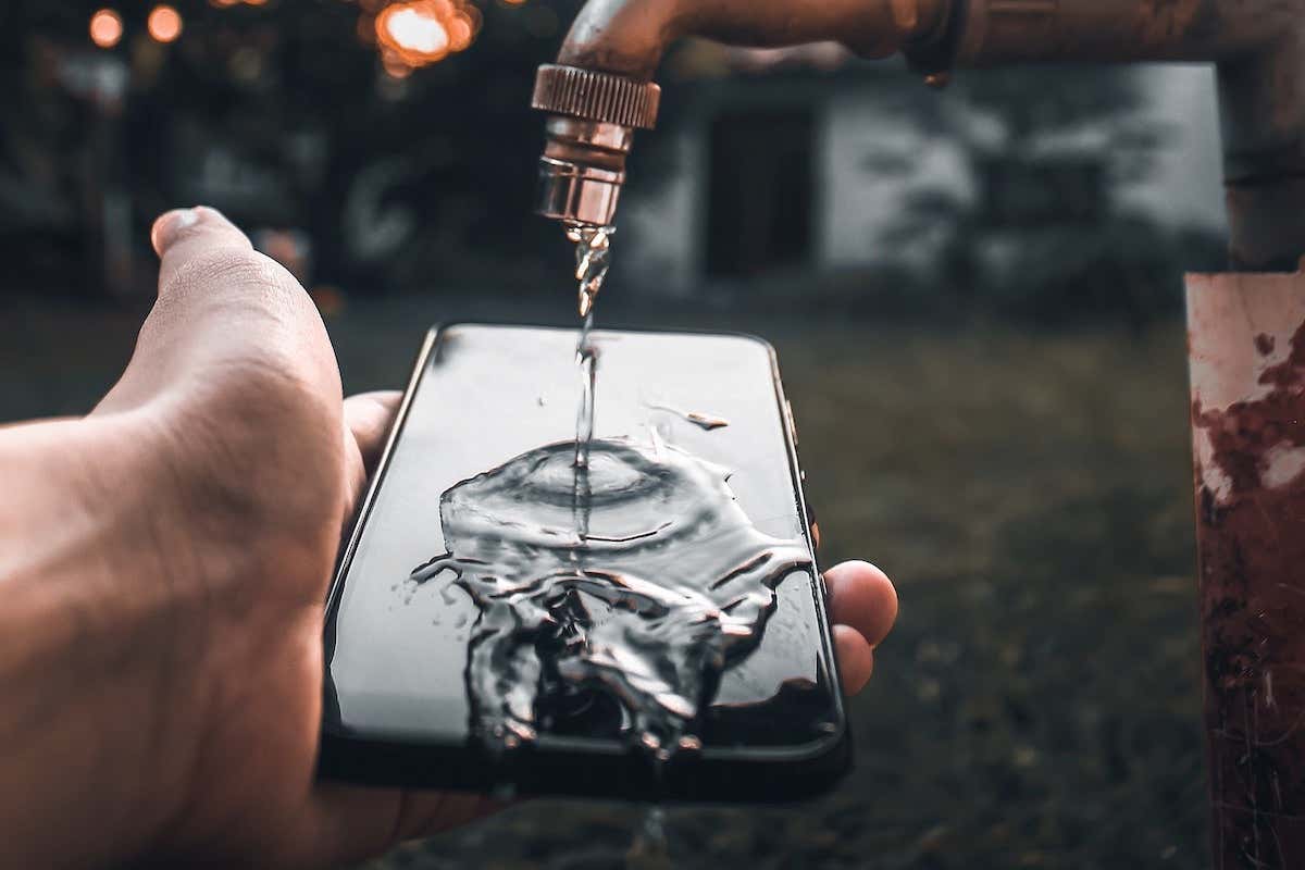 How to Get Water Out of Your Phone’s Charging Port
