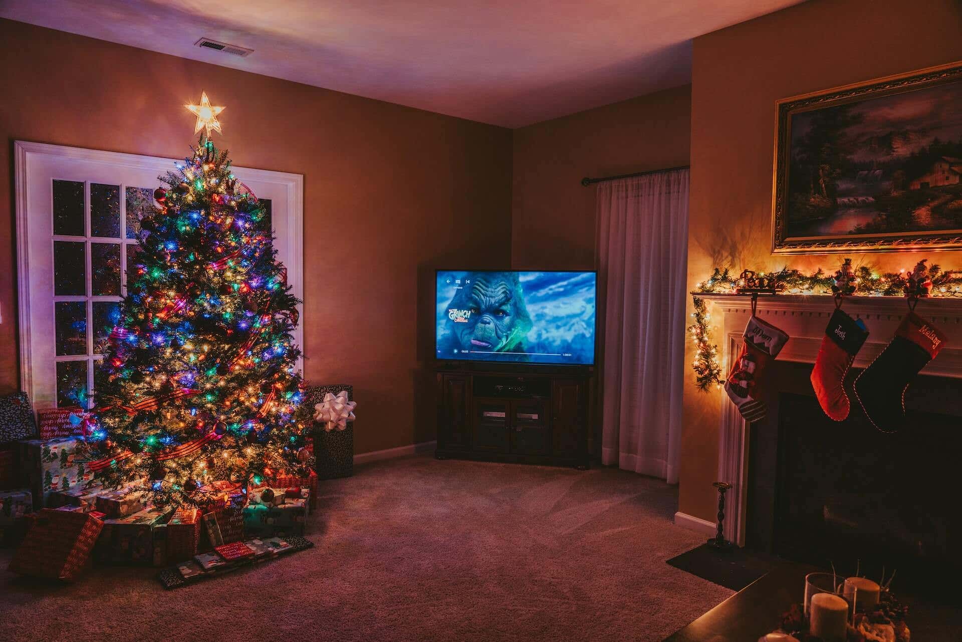 24 Classic Christmas Movies and Where to Stream Them in 2022