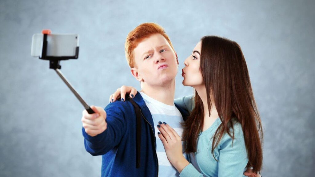 The 5 Best Selfie Sticks for Android Devices