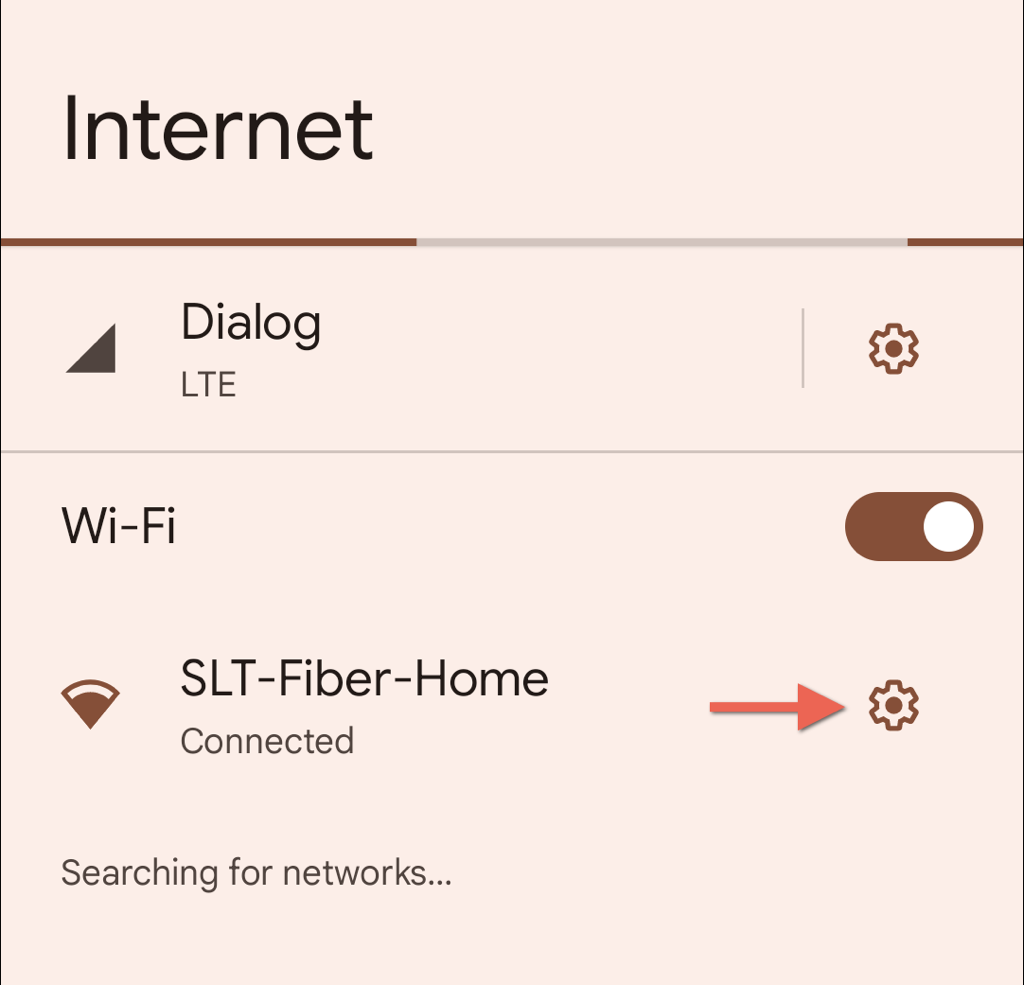 3-interent-options - Online Tech Tips Gear icon next to a Wi-Fi network highlighted in Settings. - 3-interent-options