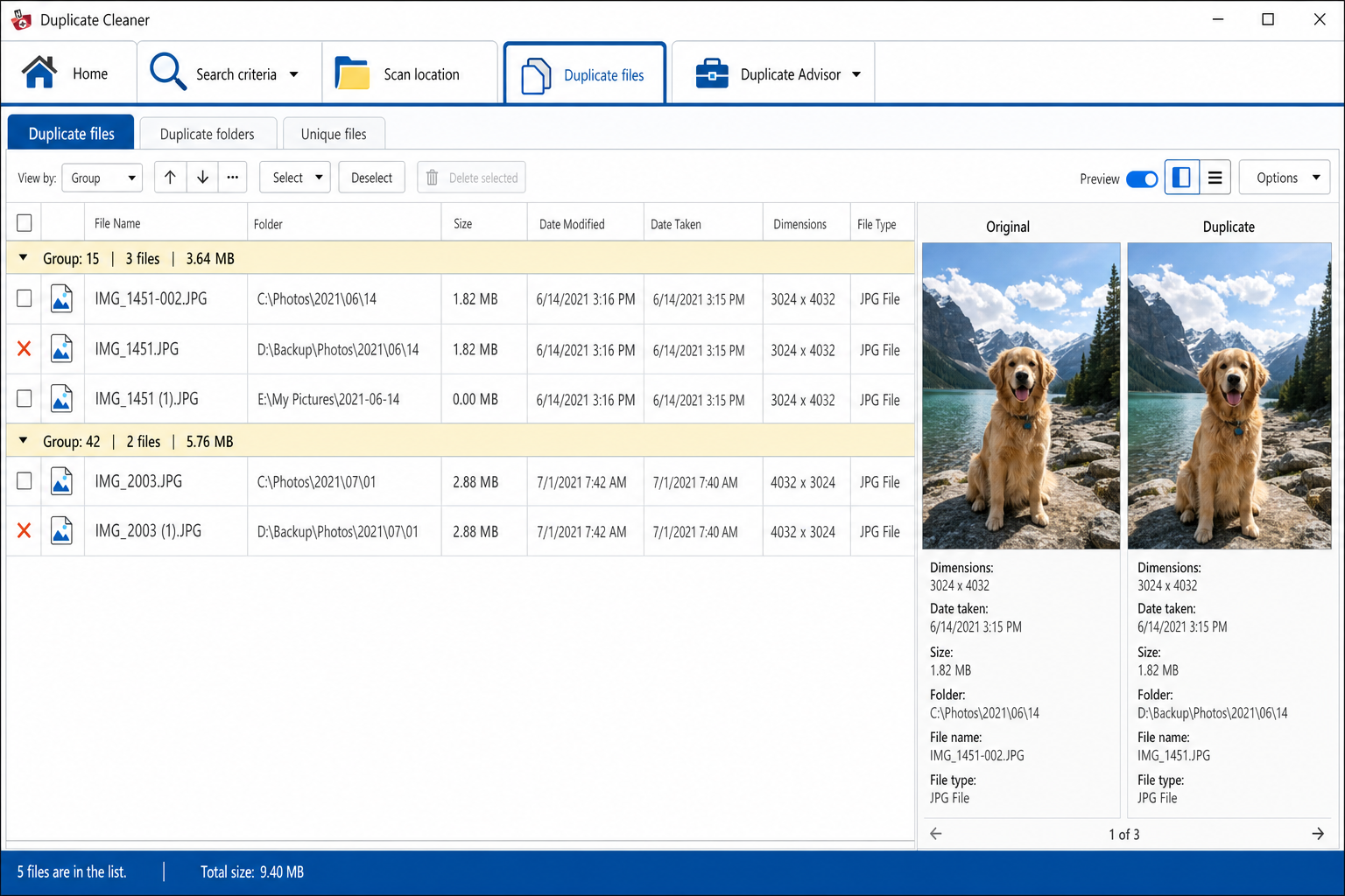 Duplicate Cleaner results view showing two similar photos side by side with metadata including dimensions and date taken