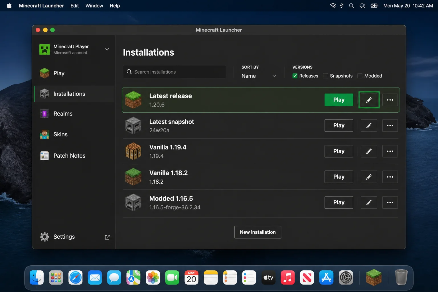 Java Edition Installations screen showing the active installation and its edit control highlighted