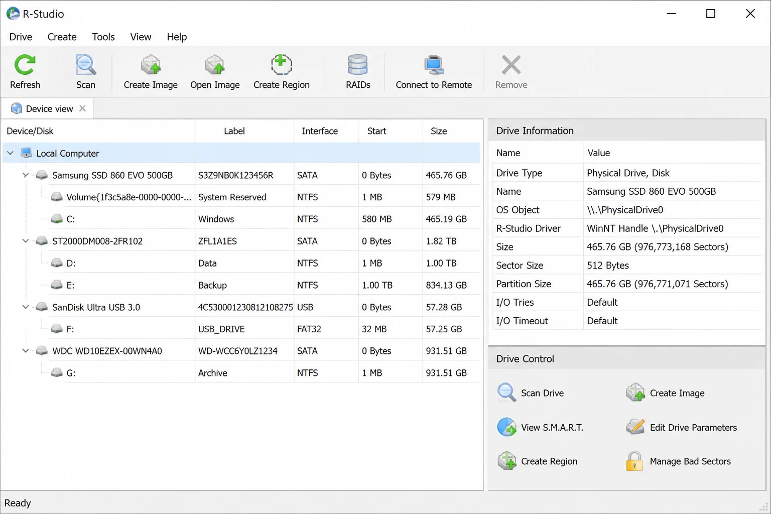 R-Studio main window showing connected drives in a tree view with scan configuration options